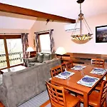 3-Bedroom Vacation Home Steps To Camelback Ski Area Ski-In Ski-Out