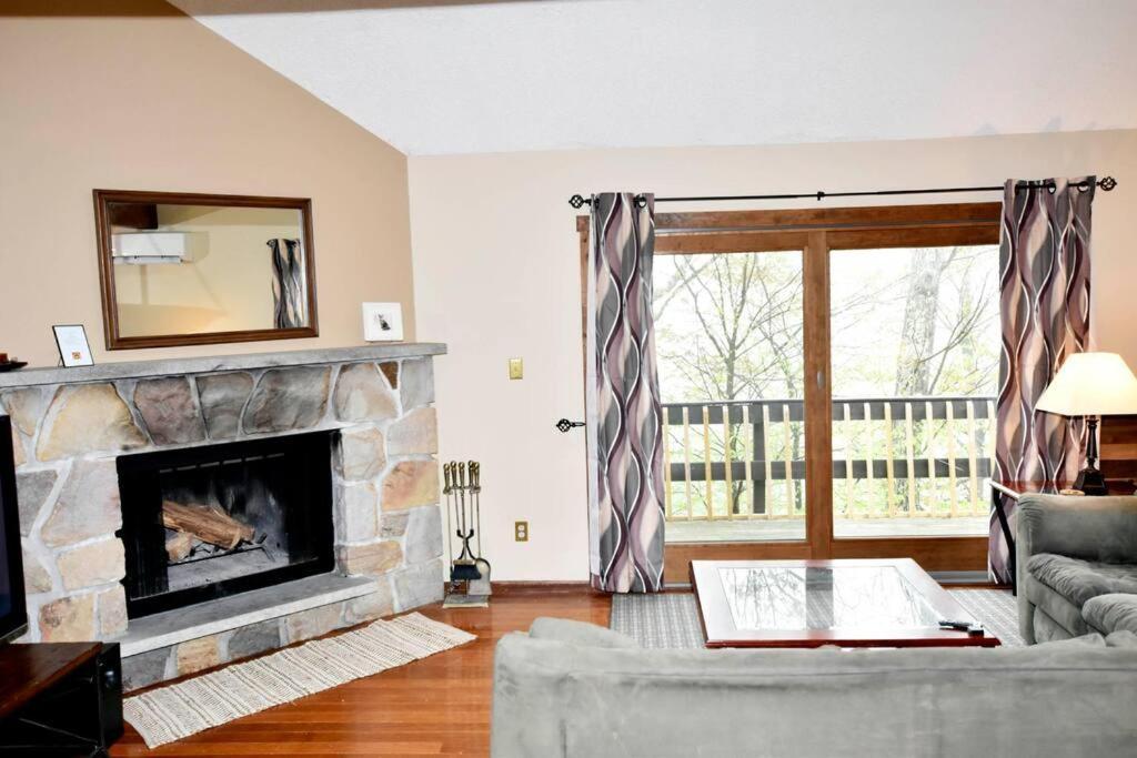 3-bedroom Vacation Steps To Camelback Area Ski-in Ski-out Crescent Lake