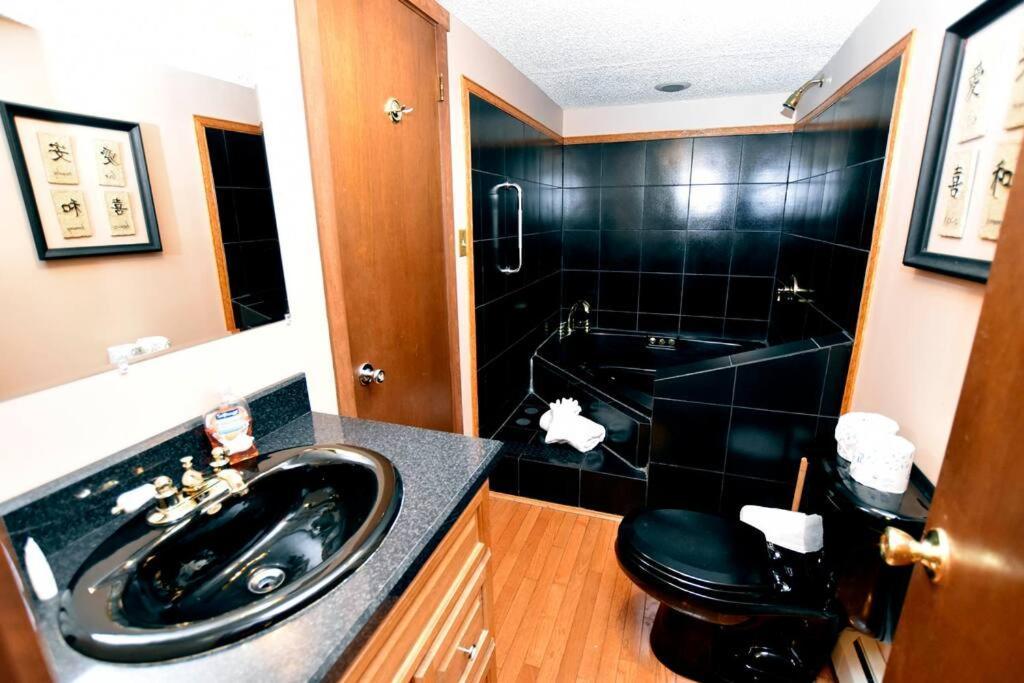 3-bedroom Vacation Steps To Camelback Area Ski-in Ski-out Crescent Lake