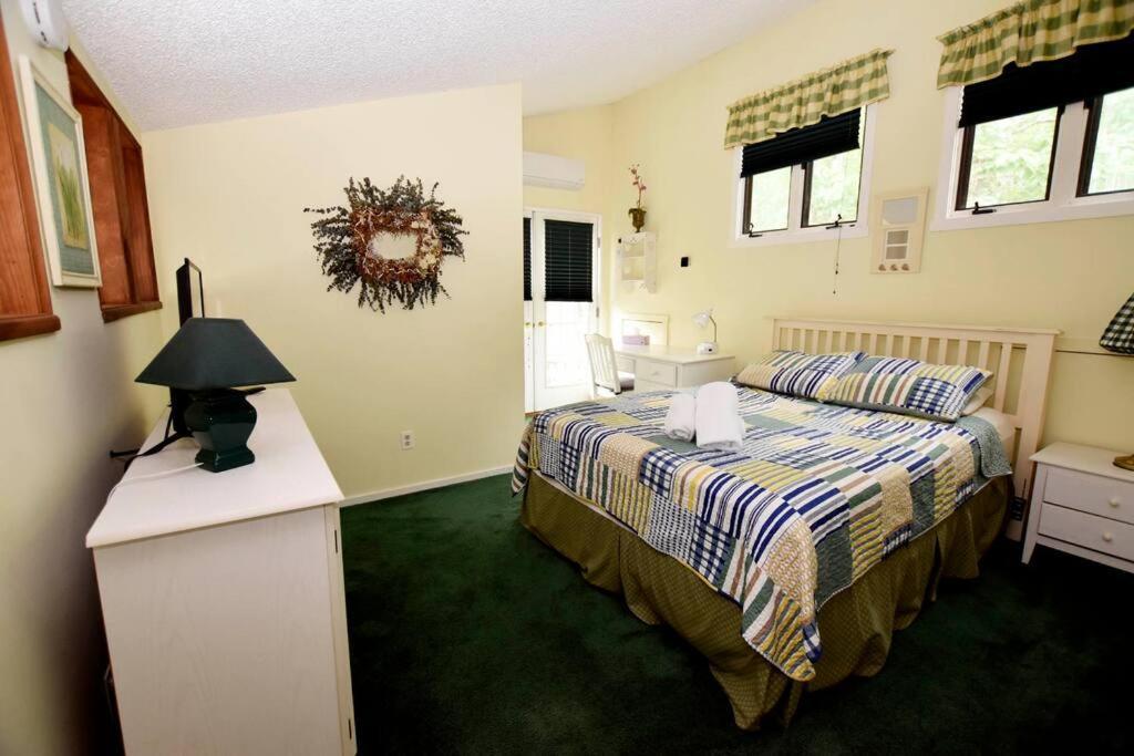 3-bedroom Vacation Steps To Camelback Area Ski-in Ski-out Holiday home