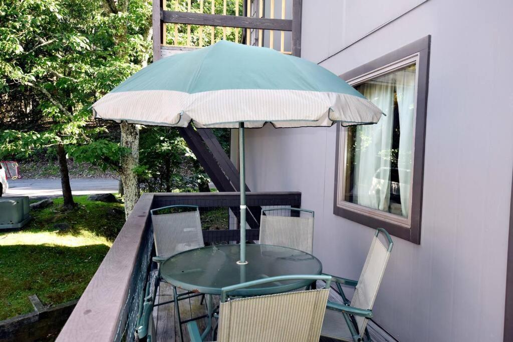 Holiday home 3-bedroom Vacation Steps To Camelback Area Ski-in Ski-out *