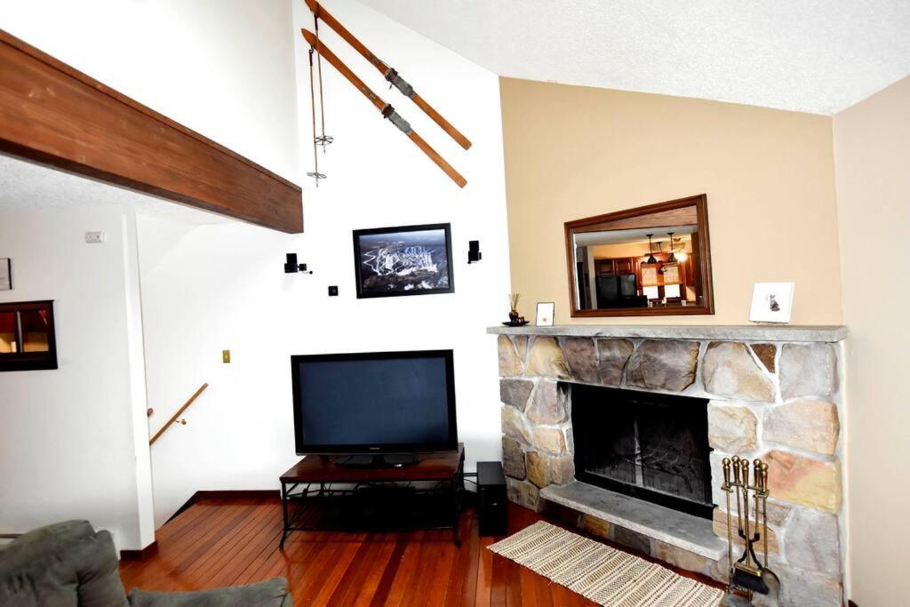 3-bedroom Vacation Steps To Camelback Area Ski-in Ski-out Holiday home
